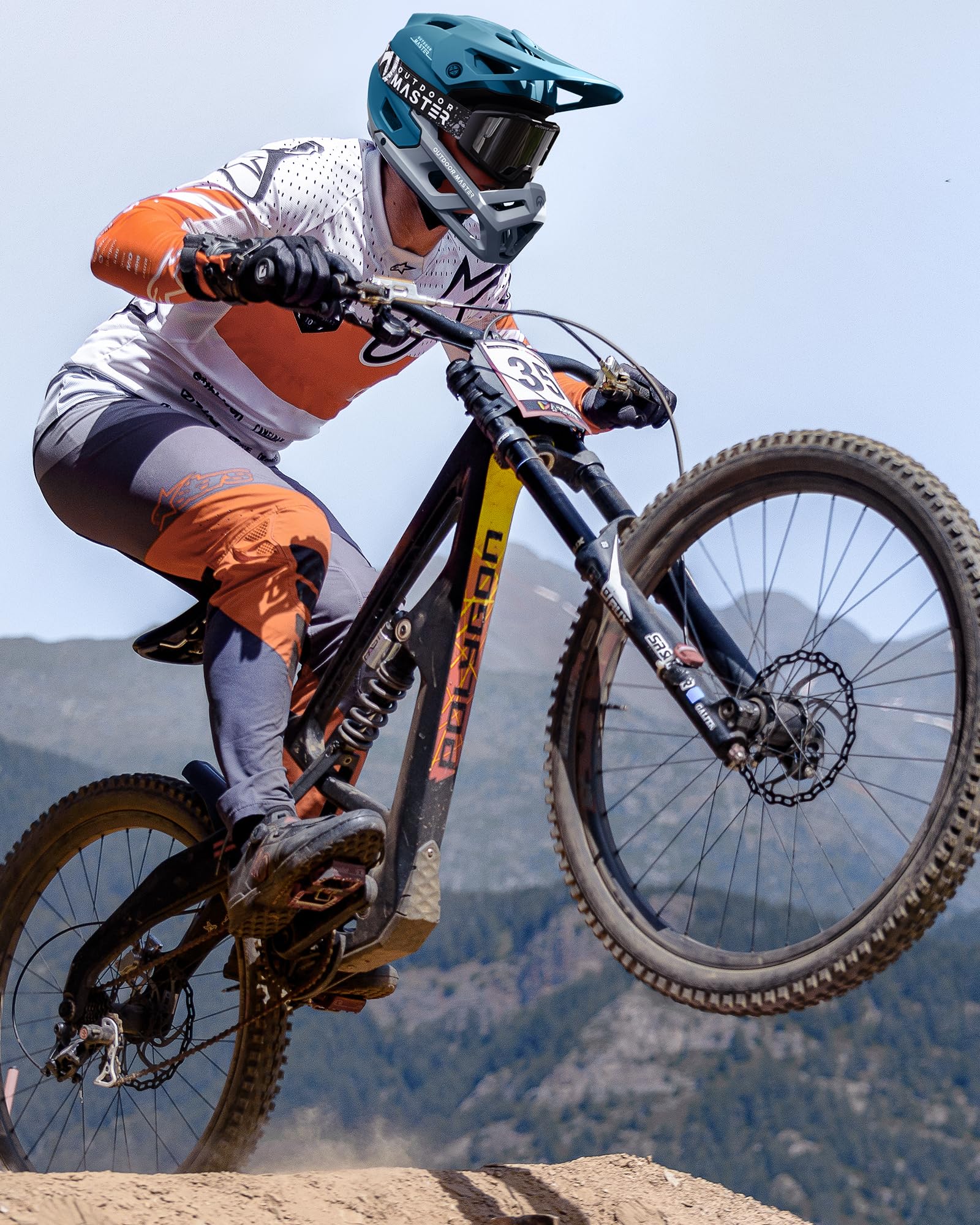 OutdoorMaster Full Face Mountain Bike Helmet for Men & Women-Two Removable Chin Pad Mountain Bike Helmet Grizzly, Ventilation Lightweight Racing Downhill DH BMX MTB Helmet