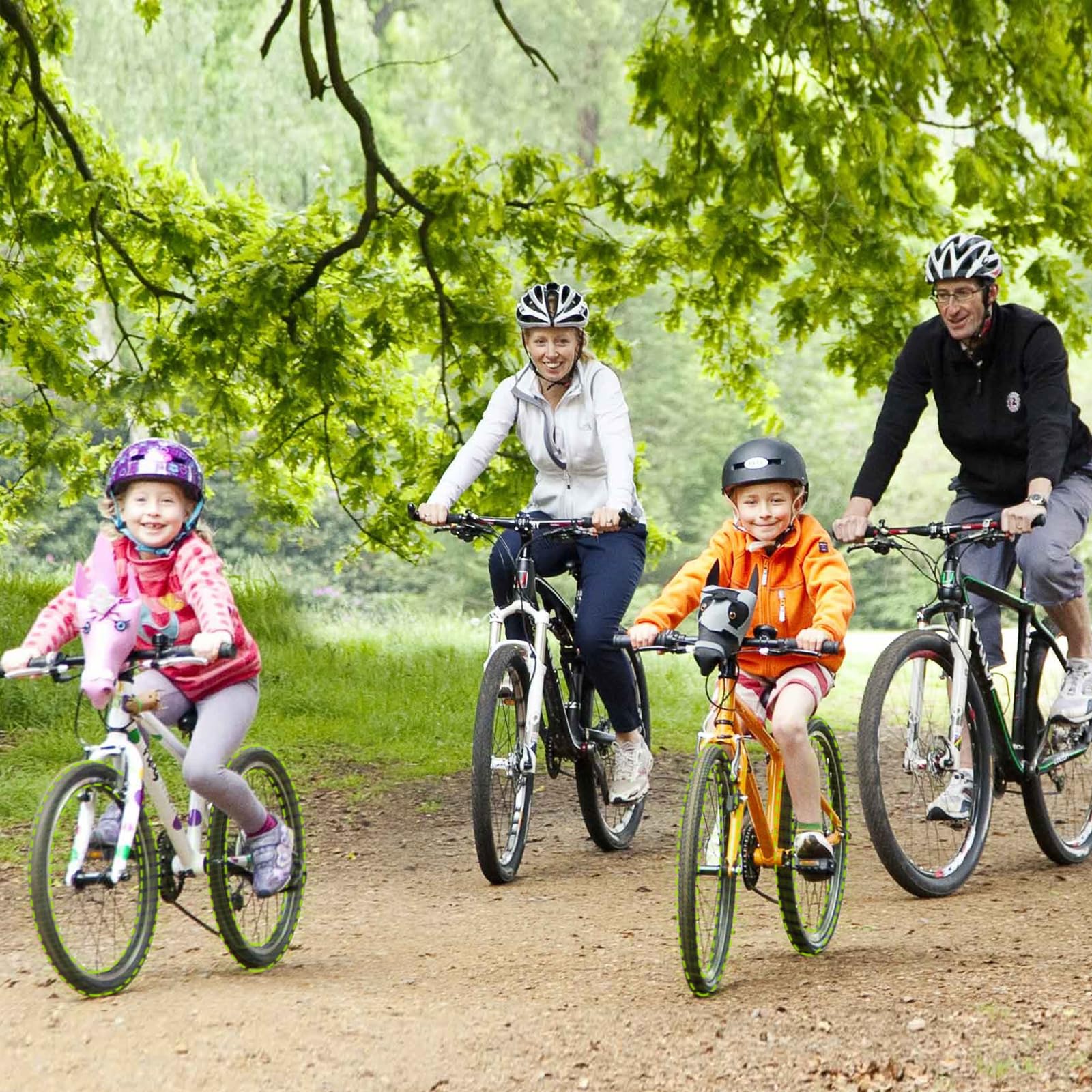 2 Pack 12"/14"/16"/18"/ 20"/ 22"/24"/ 26"/27.5"/28"/29" x1.75/1.95/2.10/2.125 Bicycle Tube with 2 Tire Levers, with 32mm AV Schrader Valve, Reliable Inner Tube for Kids/Road/MTB Bike (2 of One Size)