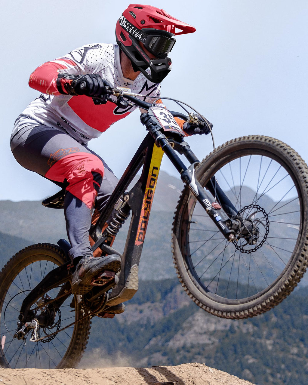 OutdoorMaster Full Face Mountain Bike Helmet for Men & Women-Two Removable Chin Pad Mountain Bike Helmet Grizzly, Ventilation Lightweight Racing Downhill DH BMX MTB Helmet